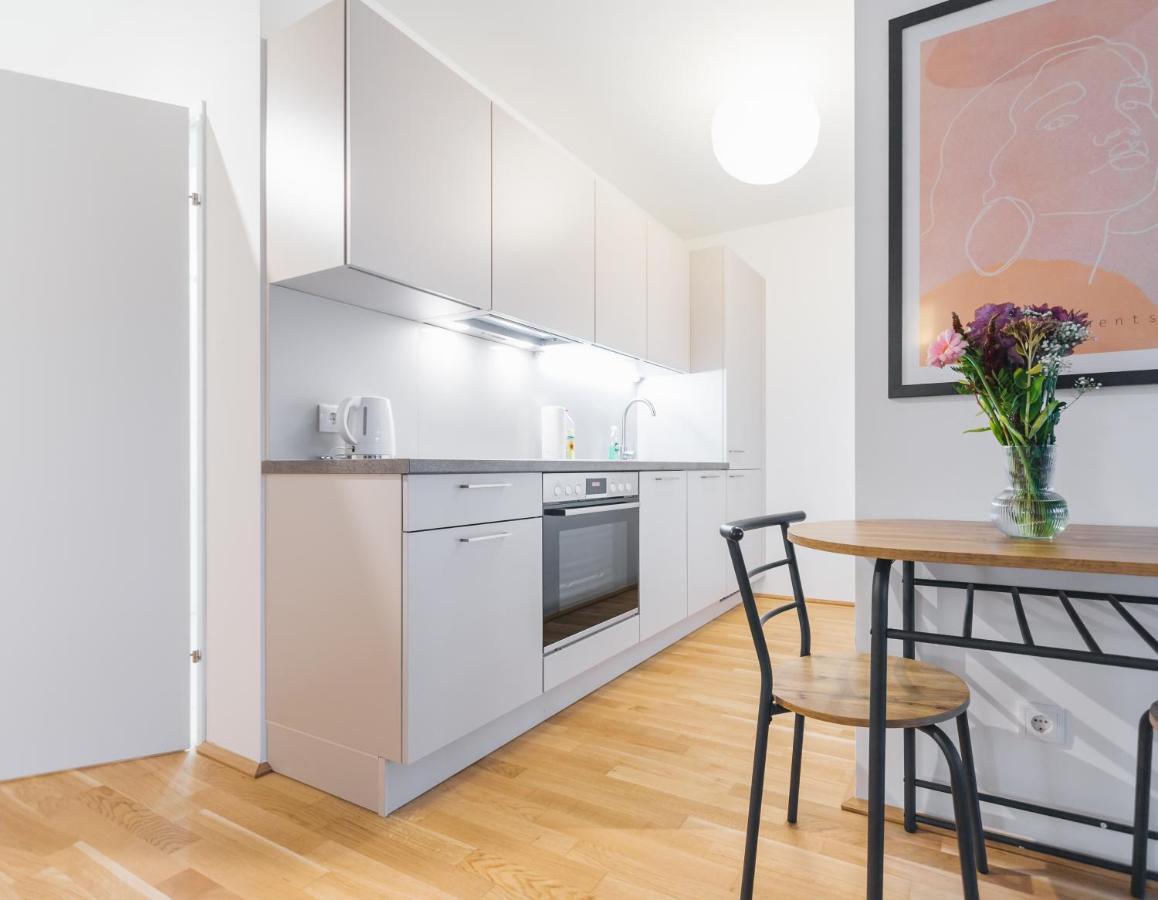 Modern Apartment Vienna Esterno foto